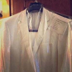 White Linen Suit 40L/34W